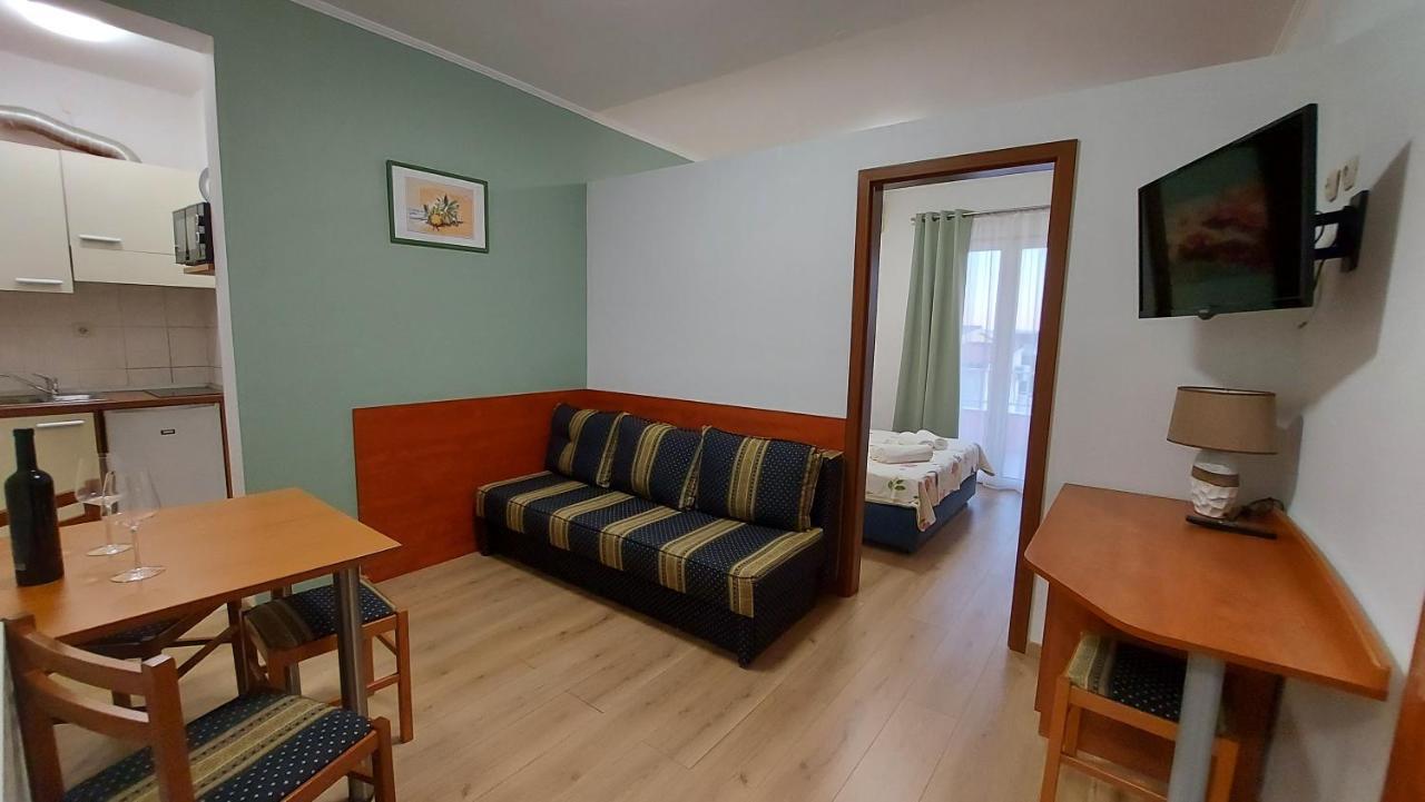 Villa Rossa Tučepi Buitenkant foto