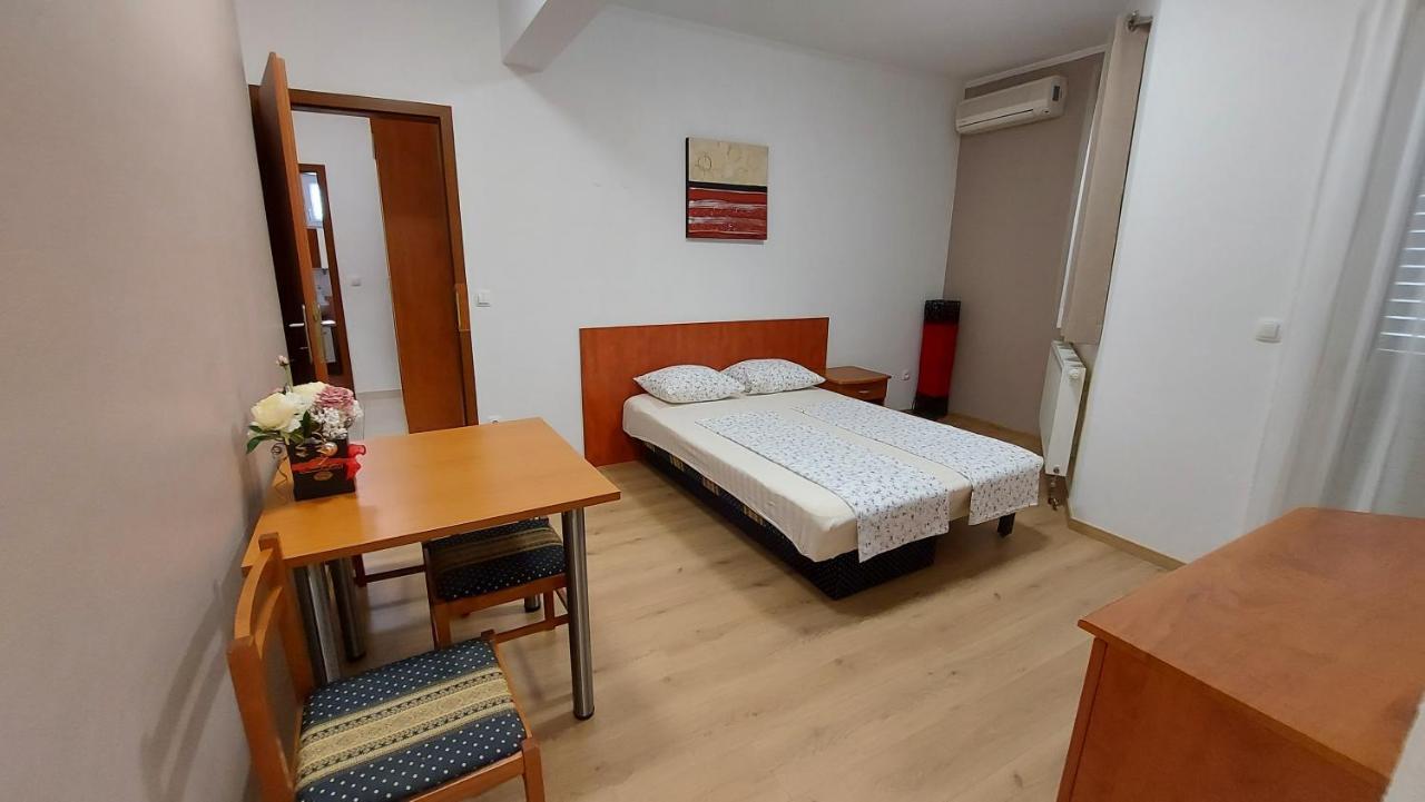 Villa Rossa Tučepi Buitenkant foto